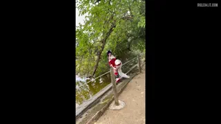 Kuroitsne cosplaying Ahri [u/Kurokitsunexcos]