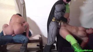 Batman fucks Poison Ivy while Catwoman rides Captain America [u/Yummygirlnetwork]