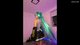 Miku [Vocaloid Character Vocal] by (Sophie) [u/Sophiequ1nn]
