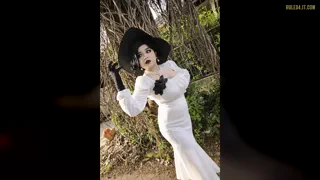 Alcina Dimitrescu from Resident Evil Village Cosplay Slideshow (Resident Evil: Village) [u/Ordinaryrndmshtguy]